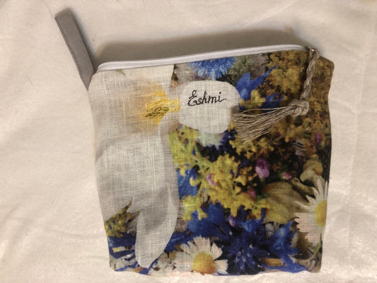 Cosmetic bag made of natural linen